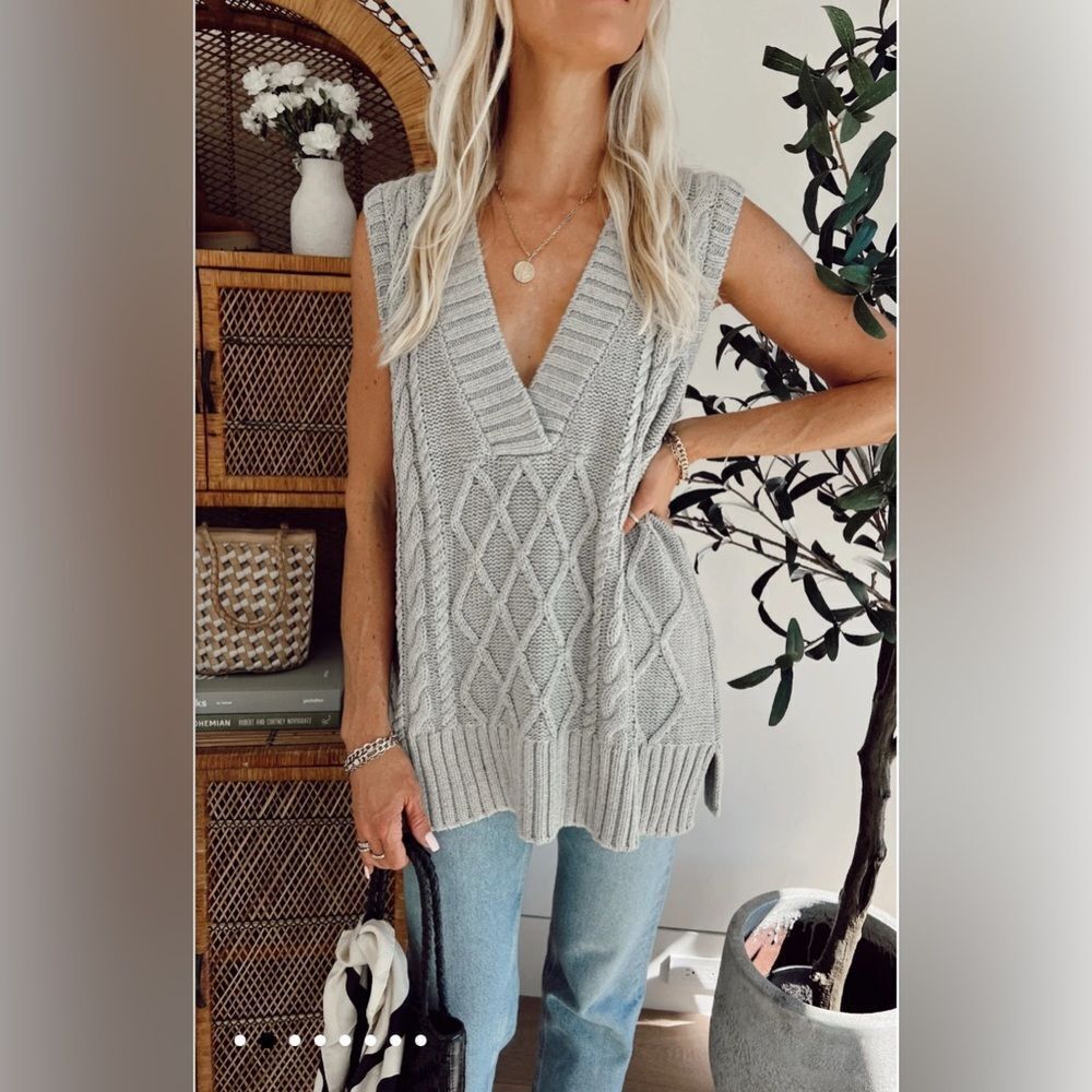 Show Me Your Mumu Gray Reid Cableknit Sweater Vest‎ Size Medium